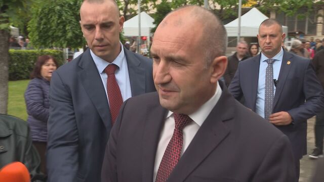 Румен Радев: Предложих референдум, а не партия