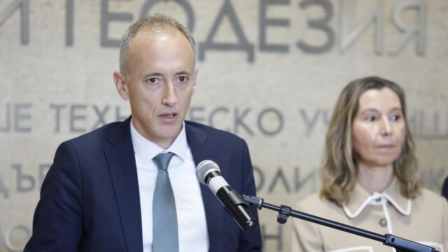 Снимка: Красимир Вълчев иска да ограничи възможността кметовете да обявяват неучебни дни