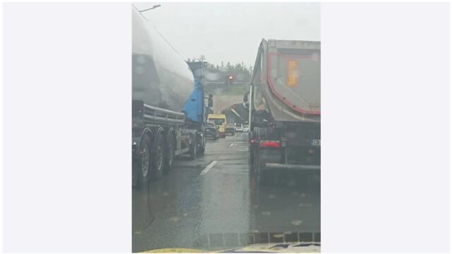 Снимка: Прокуратурата възложи проверка на пътя, по който стана катастрофа с камион в района на Мало Бучино