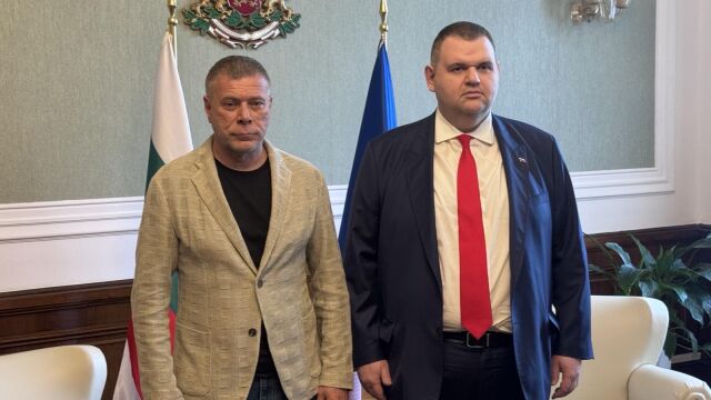 Снимка: Делян Пеевски се срещна с кмета на Горна Оряховица Николай Рашков