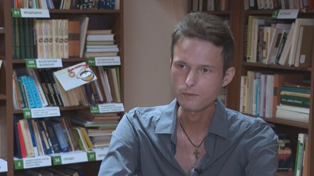 Кожата, мускулите и органите му се втвърдяват: 27-годишният Дарин има нужда от помощта ни