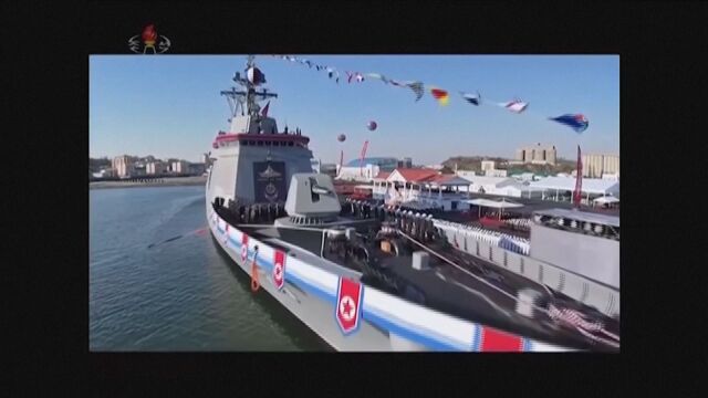 Снимка: Анализатор: Военният кораб в Северна Корея се е обърнал заради неопитността при страничното спускане на вода