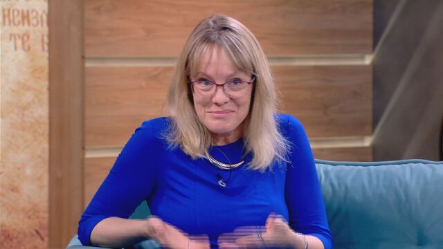 Снимка: Анджела Родел: Няма как да преведеш на английски „Ай, сиктир“ и да е ефектно