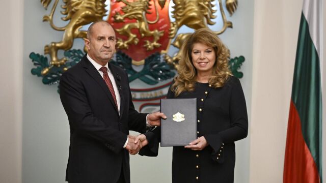 Вижте министрите в кабинета на Румен Радев