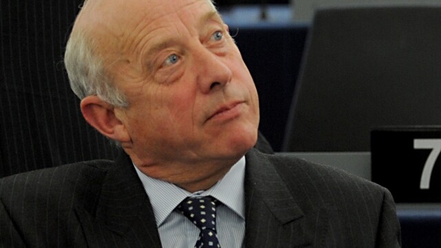 Снимка: Евродепутат бе изгонен от заседание на ЕП заради нацистко изказване