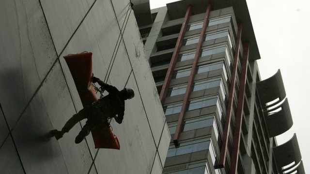 Снимка: Китайче падна от 16-ия етаж и оцеля