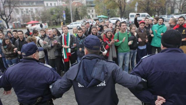 Снимка: Арестуван на протеста чех, живеещ от 40 г. у нас – освободен след 24 часа