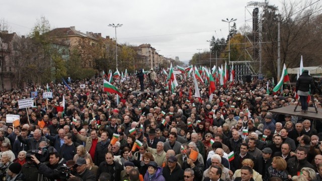 Снимка: Полицията била партиен пресцентър на БСП и ДПС