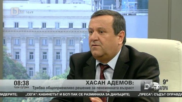 Снимка: Хасан Адемов отговаря на зрителски въпроси