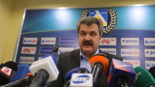 Снимка: Взима ли Левски лиценз ден преди крайния срок? 