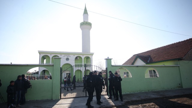 Снимка: Пазарджишкият съд остави в ареста новите задържани за радикален ислям