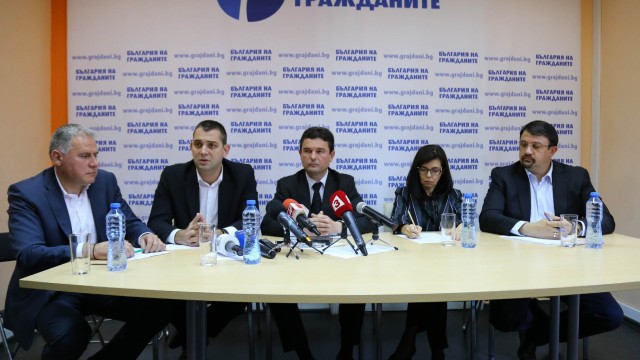 Снимка: ДБГ предлага да се купят 12 000 машини за броене на бюлетините