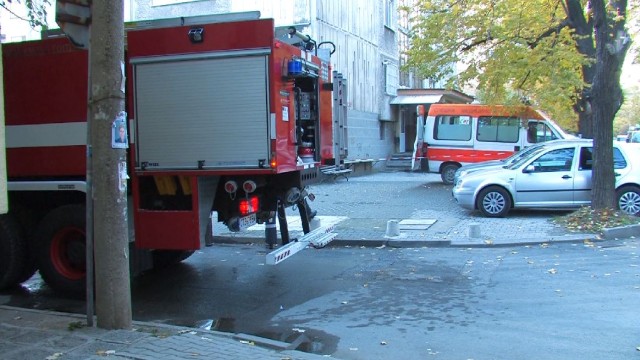 Снимка: Крадци на кабели предизвикаха пожар в центъра на София