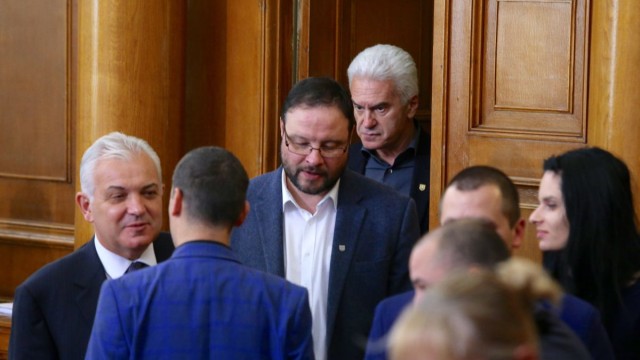 Снимка: Последен шанс Сидеров да се откаже сам от имунитета си за нахлуването в НАТФИЗ