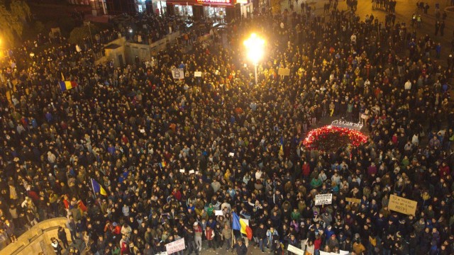 Снимка: Оставката на Понта не усмири напълно протестиращите