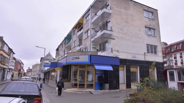 Снимка: Заплашиха с бомби всички банки в Разград 