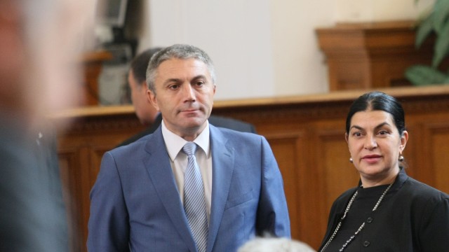 Снимка: ДПС е срещу влизането на държавата в сделката за ЧЕЗ