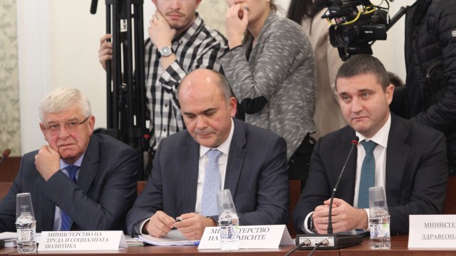Снимка: Управляващи и опозиция в сблъсък за парите за здраве (ОБЗОР)