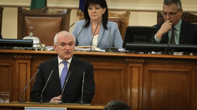 Снимка: Без дебати Димитър Главчев напусна председателското място в НС (ОБЗОР)