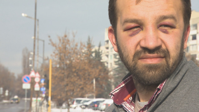 Снимка: Пак агресия на пътя: Шофьори се биха почти 10 минути на кръстовище в София