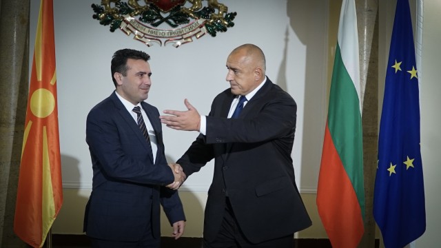 Снимка: Премиерът след срещата със Зоран Заев: Фалшива новина е, че Груевски е избягал с български паспорт