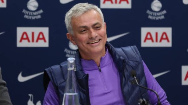 Снимка: Моуриньо: Ще спя с пижама на 