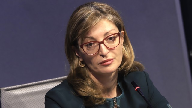 Снимка: Външният министър Екатерина Захариева се самоизолира