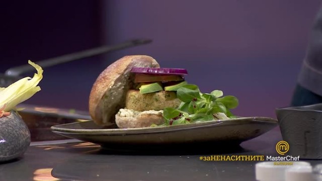 Мастърклас с chef Роу: Веганов бургер от карфиол и нахут