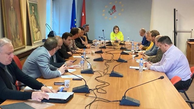 Снимка: Нинова: Необходимо е писмено коалиционно споразумение преди разговор за министри