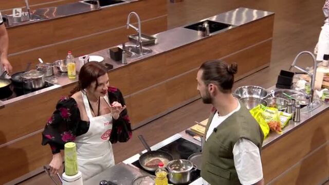 Chef Таралежков успя да преметне Лора и да я накара да опита от лютата чушка