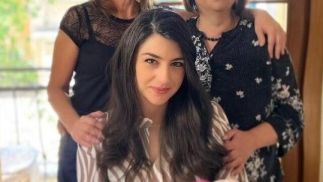 Снимка: Нова снимка на бебето на Лена Бориславова, този път с двете баби