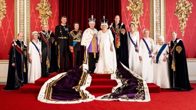 Снимка: Как крал Чарлз III празнува 75-ия си рожден ден (СНИМКИ + ВИДЕО)
