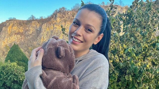 Снимка: Ралица Паскалева с нови сладки снимки с бебето