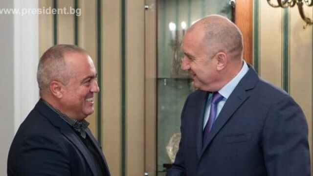 Снимка: Люпчо Георгиевски изрази пред Радев надежда за скорошно вписване на българите в Конституцията