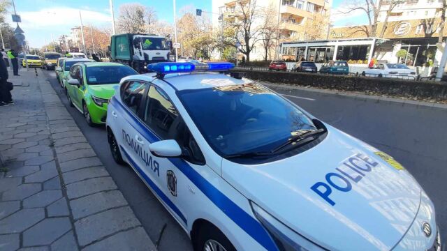 Снимка: „Генерална репетиция“ на таксиметровите шофьори преди голямата блокада на пътища в цялата страна