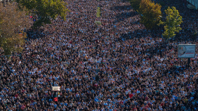 Сръбската полиция изгони и съблече по бельо унгарски студентки поради заплаха 