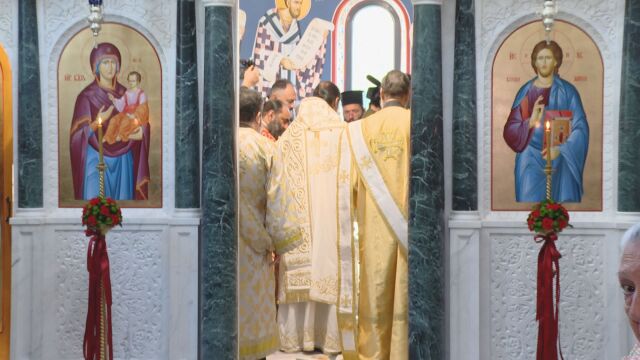 Снимка: Освещават новия храм в Кремиковския манастир