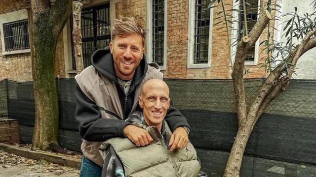 Снимка: 10% шанс за живот: Баскетболна звезда се събуди след кома