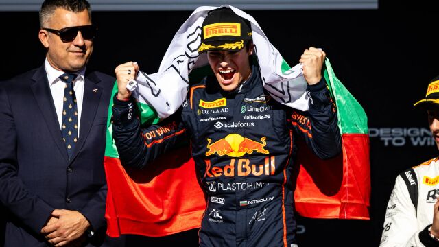 Снимка: Никола Цолов дебютира във Формула 2 още този месец