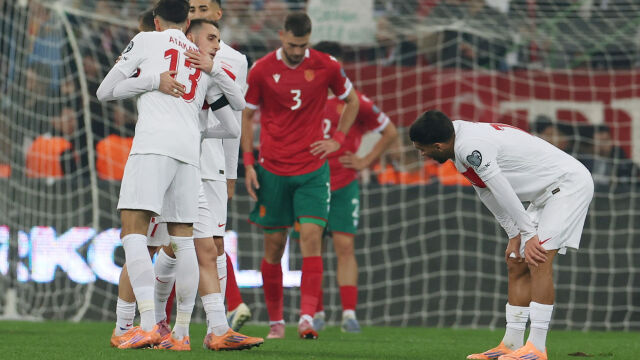Снимка: С автогол в пореден мач: Футболните национали паднаха от Турция отново