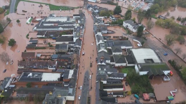 Снимка: Водоемите в Португалия преливат, страната се готви за нови наводнения