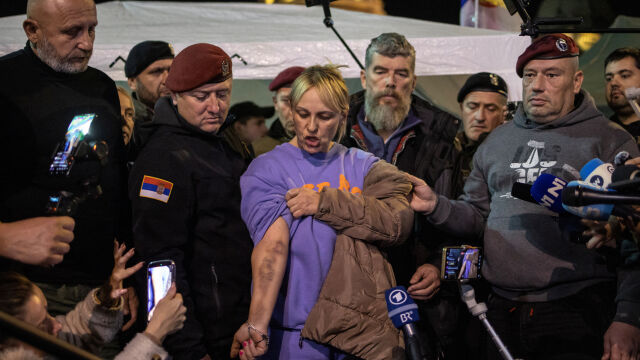 Снимка: „Сърбия, твой ред е!“: Диана Хърка прекрати гладната си стачка