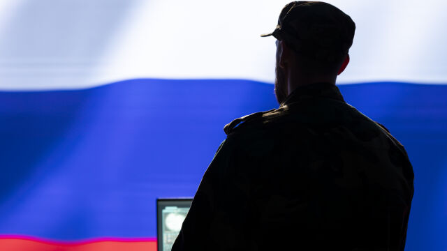 Снимка: Пратките бомби: Защо Москва и Западът искат да стигнат до руския агент Ярослав Михайлов?