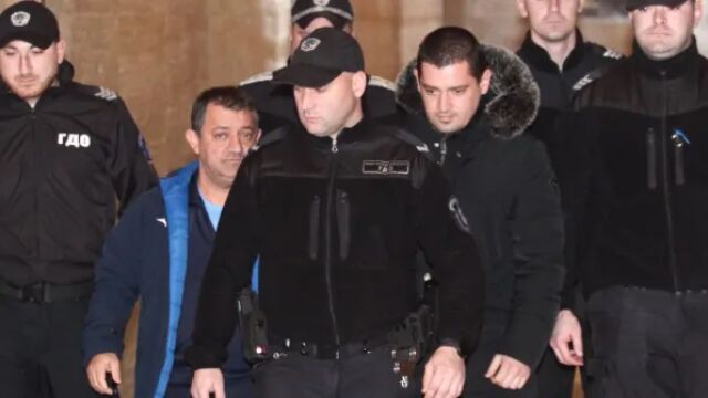 Снимка: Подкуп за европейско първенство: Баща и син Иванови пред съда!