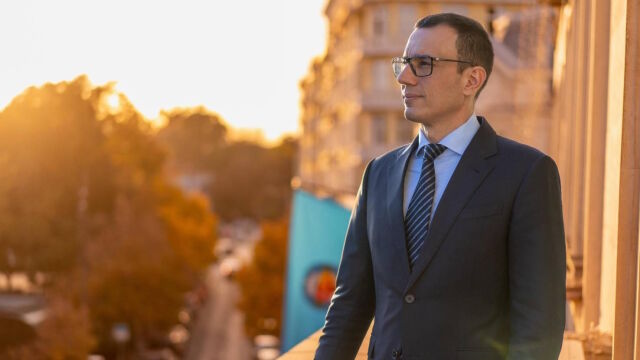 Снимка: Кметът на София отговори на Делян Пеевски за паркирането