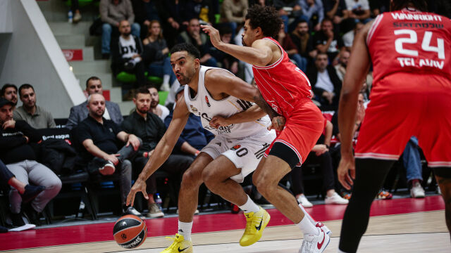 Снимка: Реал излъга Апоел пред погледа на Хулио Веласкес