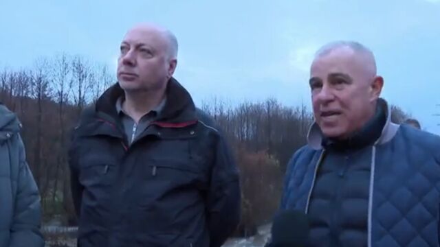 Снимка: Росен Желязков в бедстващия район на Симитли: Има 40 см до преливане на реката (ВИДЕО)