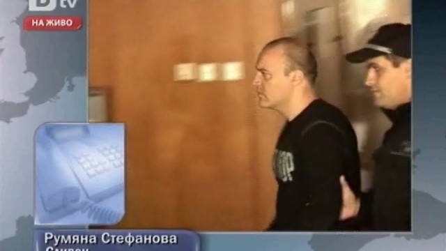 Снимка: Искат от 20 до 30 години затвор за нападателя на сливенския банков клон