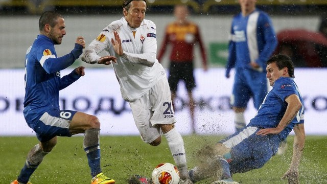 Снимка: Фиорентина се справи с Днипро в мач с две дузпи и червен картон (ВИДЕО)