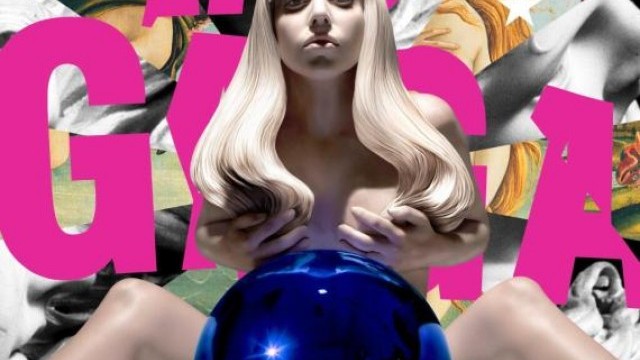 Снимка: Скулптура на голата Гага краси обложката на ARTPOP